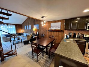 Interior - Wabasso 16, Walk to Upper Flume, Cozy 2BR/2BA Retreat, Covered Parking (Snowshoe)
