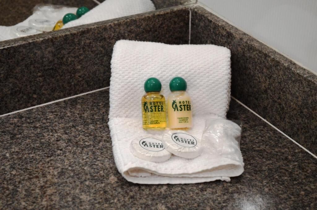 Bruser, hårtørrer, håndklæder, Sæbe