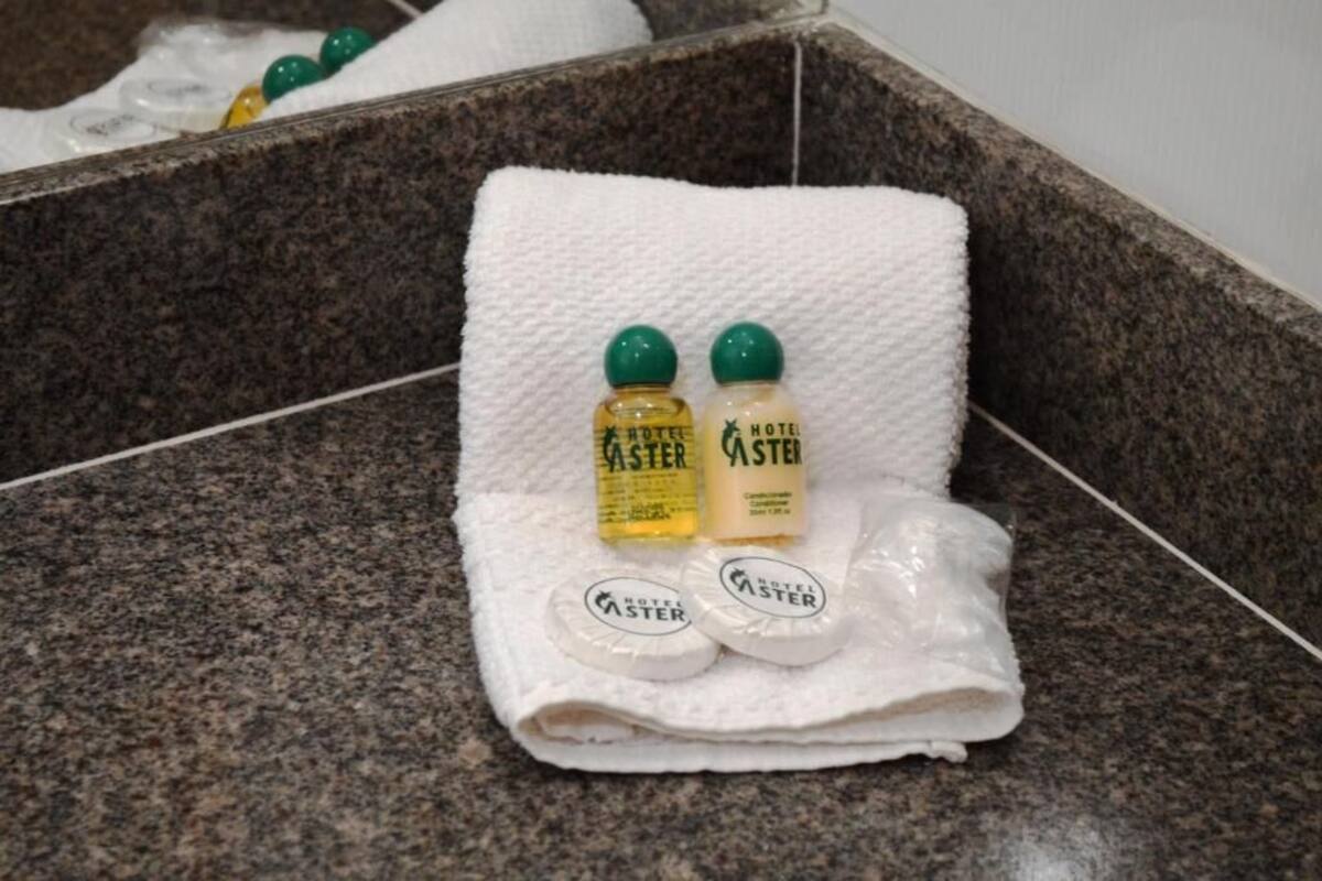 Bruser, hårtørrer, håndklæder, Sæbe