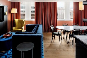 Living area - Cozy Gallery Suite | Gym Access | Onsite Bar | Near Capitol & Dining! (Washington)