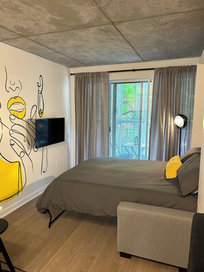 1 bedroom, iron/ironing board, WiFi, bed sheets - Studio in Downtown Montreal / private balcony (Montréal)