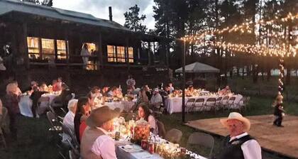 A peaceful setting for guests to relax and unwind. 18 Guest, 2 floor cabin