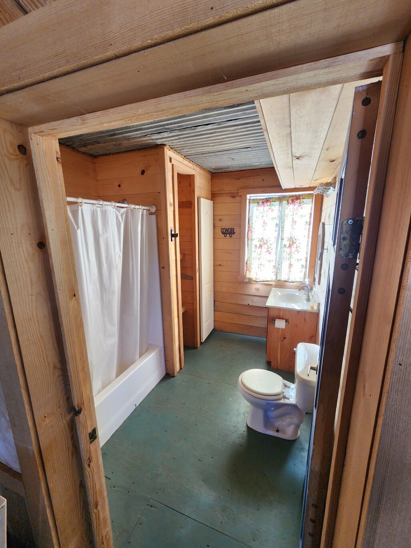 Handtücher, Seife, Toilettenpapier