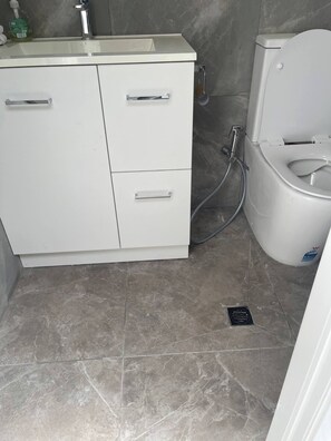 Shared Dormitory, 1 Bedroom | Bathroom