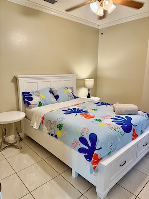 4 bedrooms, iron/ironing board, free WiFi, bed sheets - Spacious Retreat with Contemporary Comfort (Brandon)