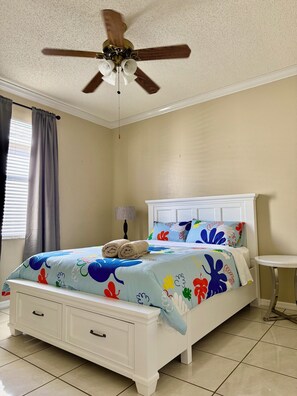 4 bedrooms, iron/ironing board, free WiFi, bed sheets - Spacious Retreat with Contemporary Comfort (Brandon)