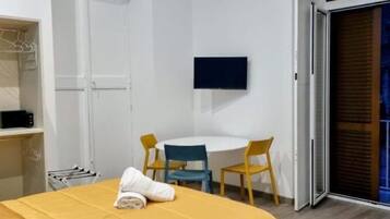 1 Schlafzimmer, Zimmersafe, Bügeleisen/Bügelbrett, Reisekinderbett