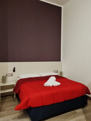 WiFi (無料)、ベッドシーツ