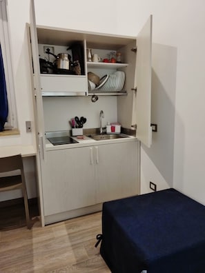 Interior - Casa Maluma - Double Room with Kitchenette in the Heart of Naples (Napoli)