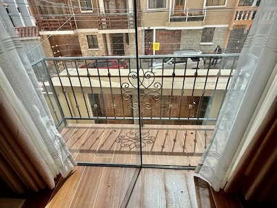 Top Location: Balcony, Comfort and Connection