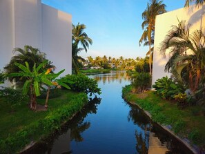 Property grounds - Lake 203 Mayan Lakes House in Acapulco's Diamond Zone (Acapulco de Juárez)