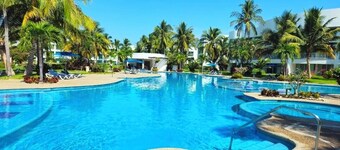 Lake 203 Mayan Lakes House in Acapulco's Diamond Zone