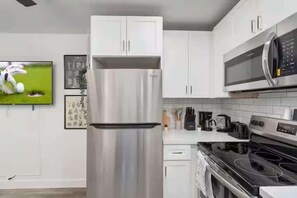 Fridge, microwave, oven, stovetop - Midtown Studio | Parking | Steps to Roosevelt Row (Phoenix)