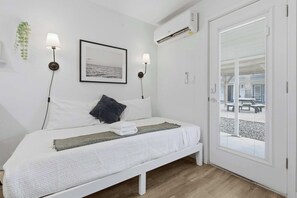 Desk, iron/ironing board, WiFi, bed sheets - Midtown Studio | Parking | Steps to Roosevelt Row (Phoenix)
