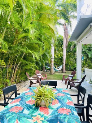 Outdoor dining - Detached villa with pool and garden - Punca Cana Village (Punta Cana)