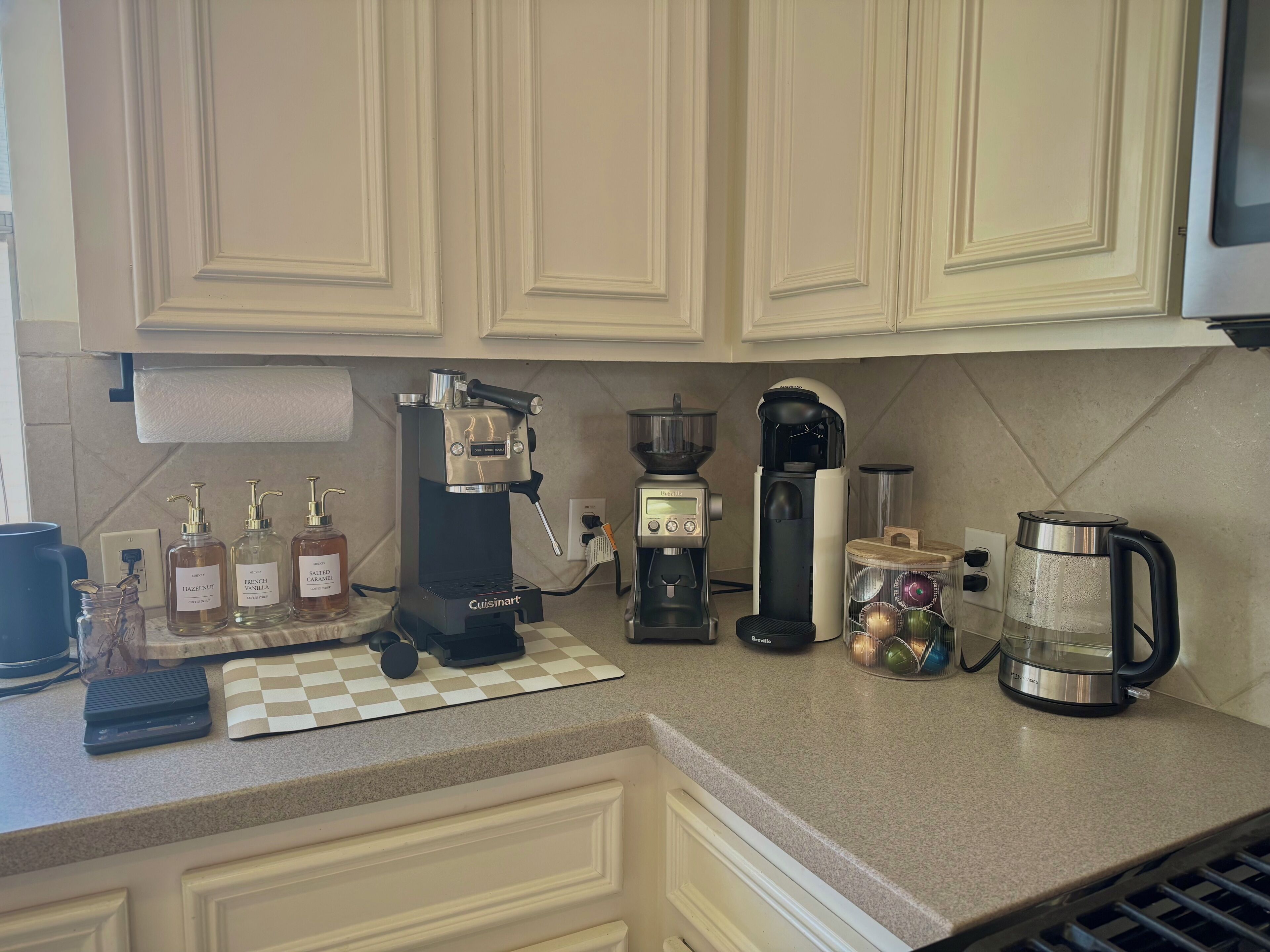 Coffee/tea maker, fridge, microwave, oven