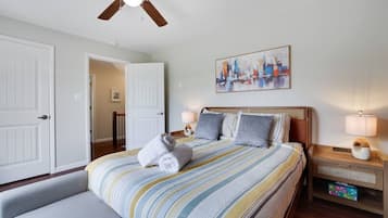 Escrivaninha, ferros/tábuas de passar roupa, berço de viagem, Wi-Fi