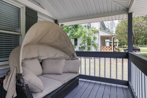Property grounds - Remodeled 4BR w/ Yard, Fire Pit, Near Camelback (Tannersville)