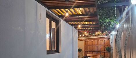 屋外ダイニングエリア