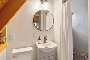 Handtücher, Seife, Toilettenpapier