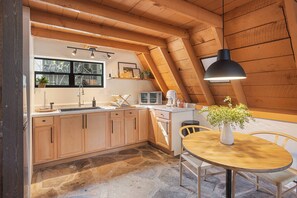 Private kitchen - A-Frame Cabin & Romantic Retreat (Pine)