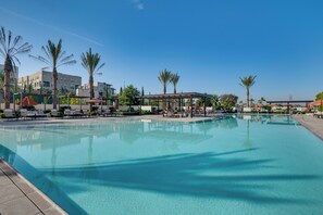 Pool - 12 Mi to DTLA! Multi-Level Charmer w/ Pool Access (Montebello)
