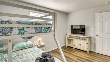 3 habitaciones, tabla de planchar con plancha y acceso a internet