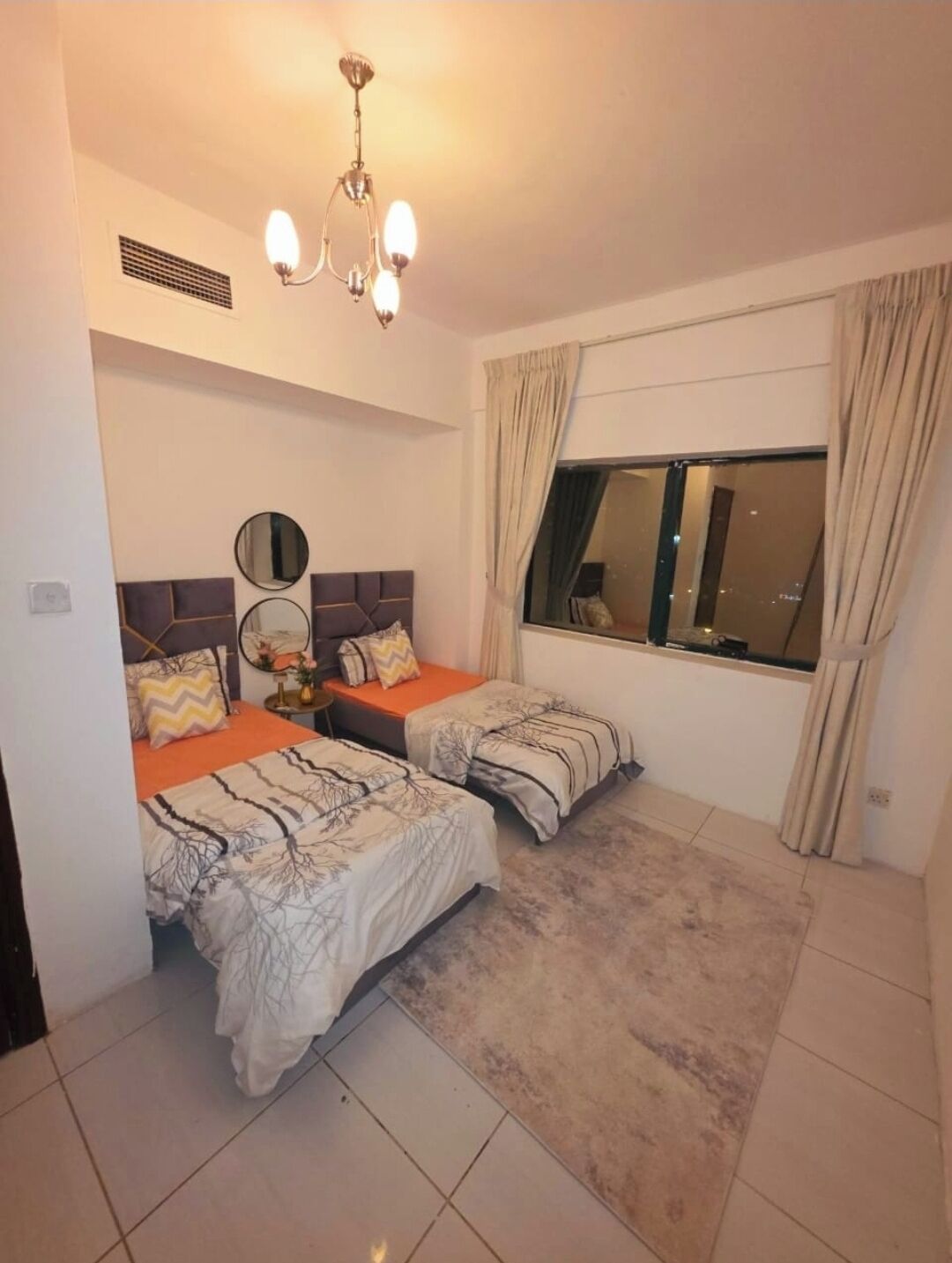 3 chambres, fer et planche à repasser, Wi-Fi, draps fournis