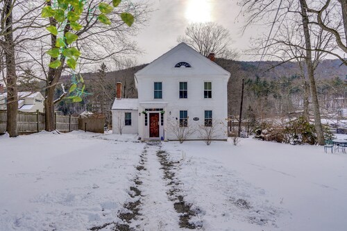 Hike, Fish & Ski: Riverside Barn Loft in Lee