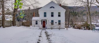 Hike, Fish & Ski: Riverside Barn Loft in Lee