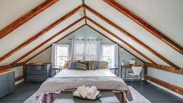 1 bedroom, desk, iron/ironing board, internet