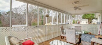 Suwanee Apt w/ Pet-Friendly Yard, Walk to Park!