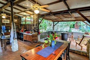 Outdoor dining - Unique Open Space Village stay in the village of Succotz (San Jose Succotz)