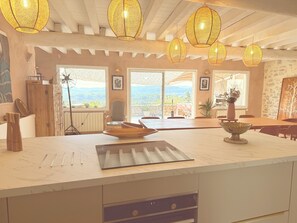 Dining - 🌿 Charming farmhouse for 14 people - Jacuzzi, hanging garden & panoramic view (Cassagnoles)