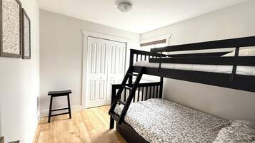 2 bedrooms, WiFi, bed sheets