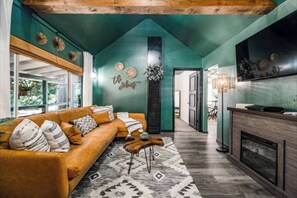 Smart TV - The Hide-Out! A Boho Cabin AC- Wi-fi (Mi-Wuk Village)