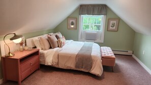 2 bedrooms, iron/ironing board, WiFi, bed sheets - Cozy 2-bedroom house with easy access to Acadia (Trenton)