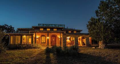 Sacred River Retreat For 12ppl