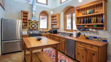 House, Multiple Beds, Patio, Garden View (Sacred River Retreat) | Private kitchen