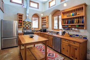 Private kitchen - Sacred River Retreat For 12ppl (Hunt)