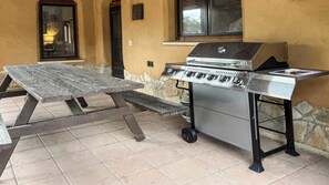 Outdoor dining - Sacred River Retreat For 12ppl (Hunt)