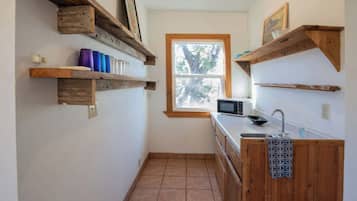 House, Multiple Beds, Patio, Garden View (Sacred River Retreat) | Private kitchen