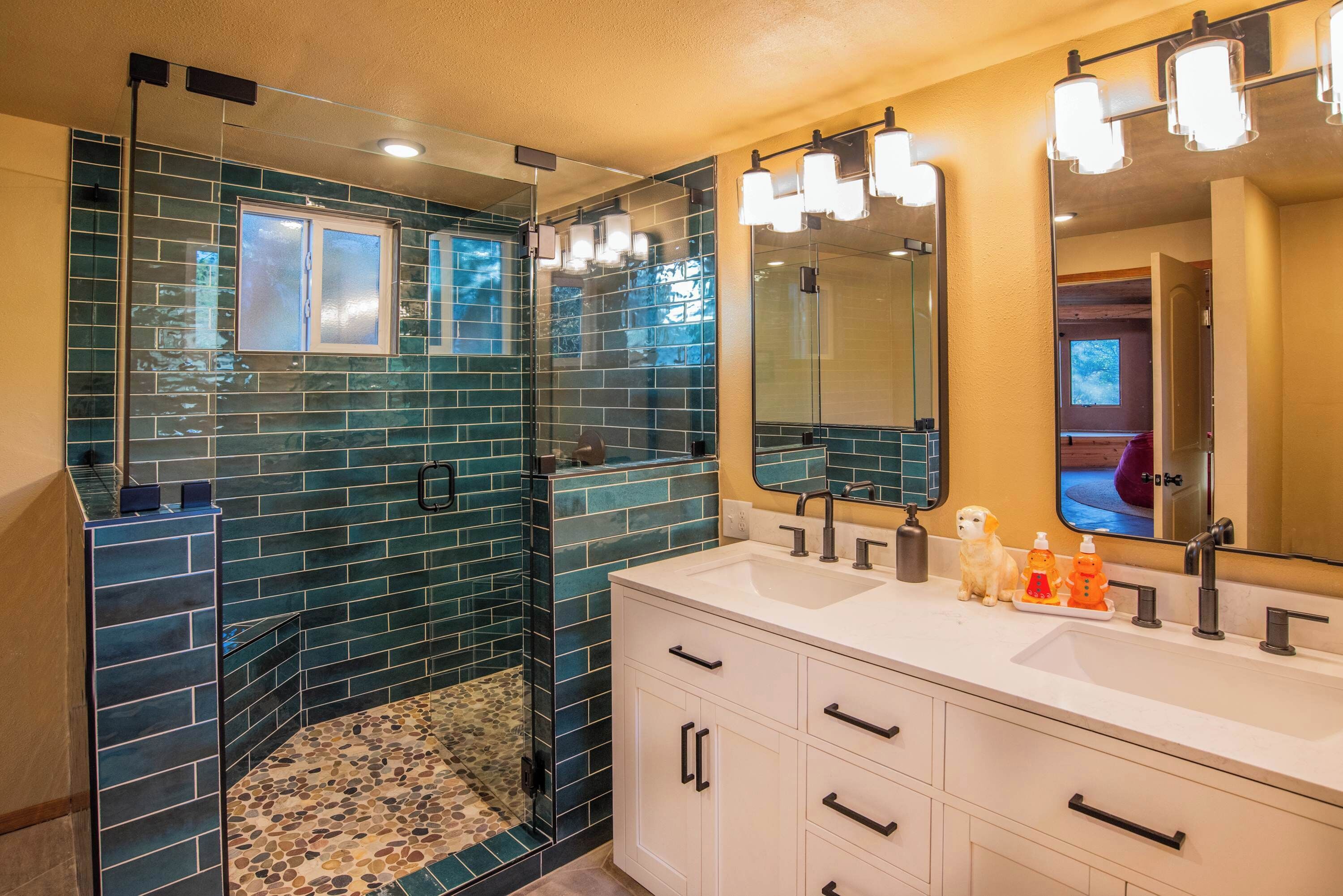 House, Multiple Beds, Patio, Garden View (Sacred River Retreat) | Bathroom | Towels