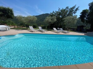 Outdoor pool - House 10 minutes from the beach. Mountain view. Swimming pool. Equipped for 100% comfort (Fréjus)