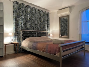 4 bedrooms, desk, iron/ironing board, free WiFi - House 10 minutes from the beach. Mountain view. Swimming pool. Equipped for 100% comfort (Fréjus)