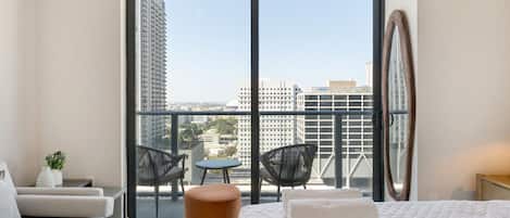 Fer et planche Ă repasser, Wi-Fi, draps fournis