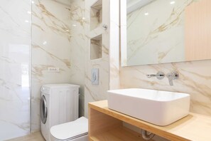 Comfort Villa, 3 Bedrooms, Private Pool | Bathroom