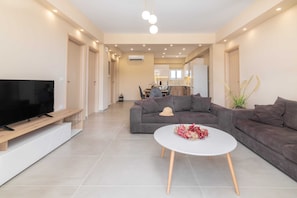 Superior Villa, 4 Bedrooms, Private Pool, Mountain View | Living area | Flat-screen TV