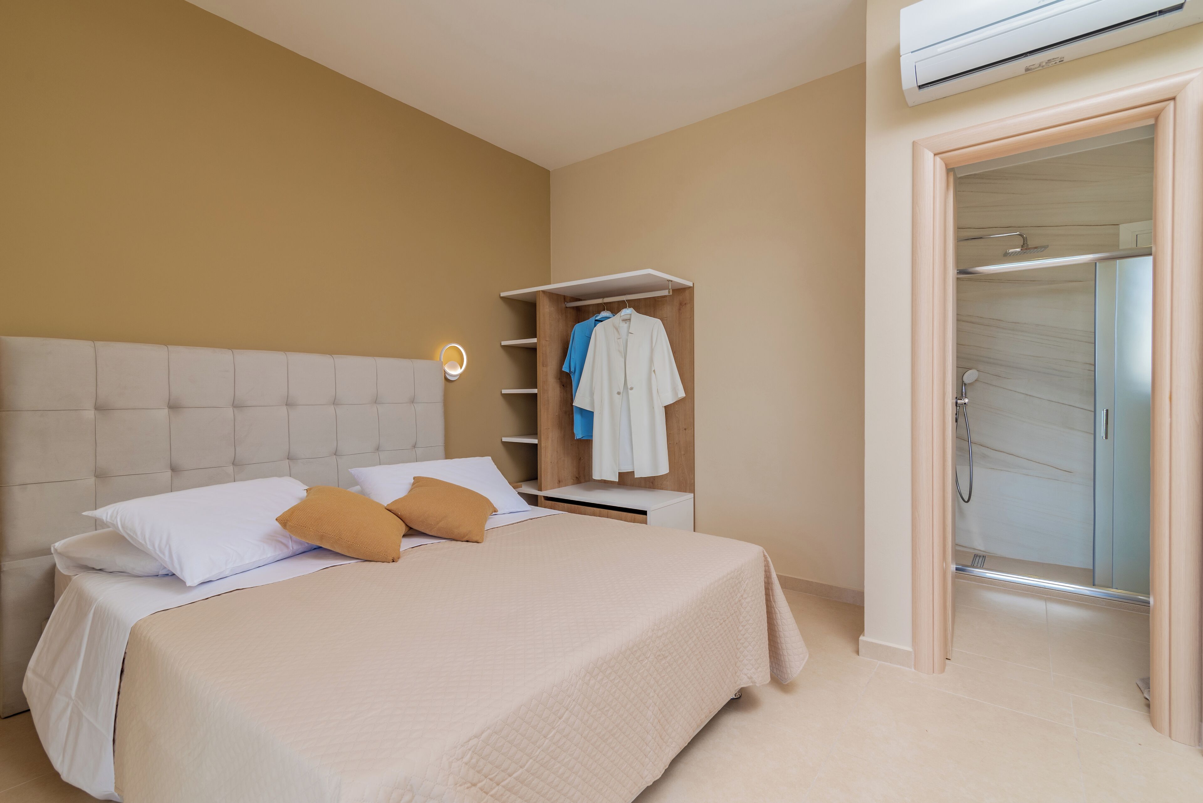 Villa de lujo, 2 habitaciones, piscina privada, vistas a la montaña | Caja fuerte, cortinas opacas, sistema de insonorización