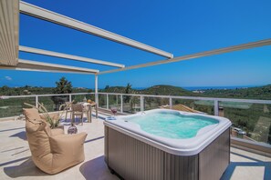 Deluxe Suite, Sea View | Terrace/patio